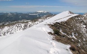 14 Panorama verso il Resegone, con la dorsale dell'Aralalta in primo piano...